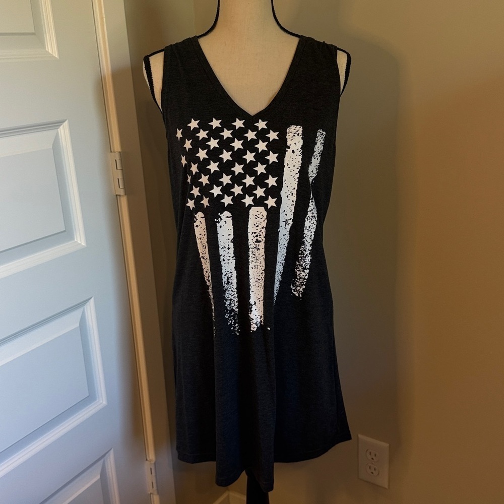 Sleeveless Gray Dress with American Flag Design